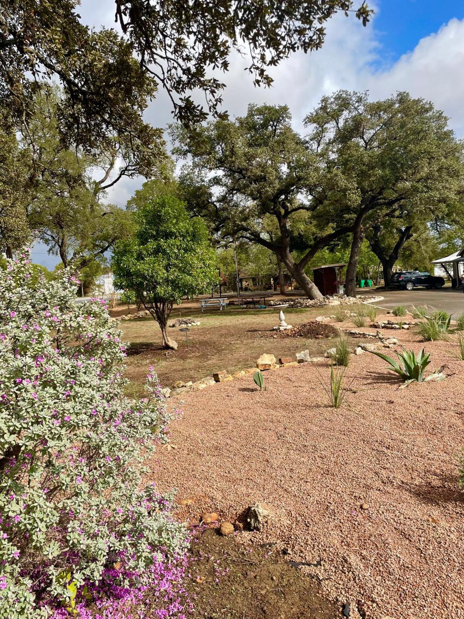 Blanco County Inn & Guesthouses Εξωτερικό φωτογραφία